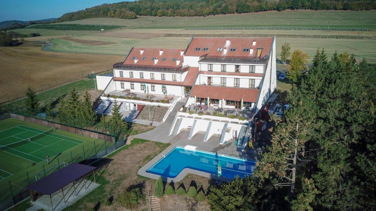 Hotel Berounka *
